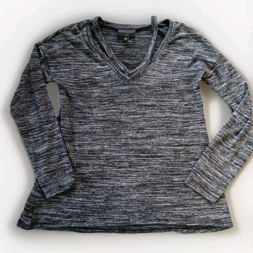 Creative Worldwide Gray V Neck Long Sleeve Shirt Small